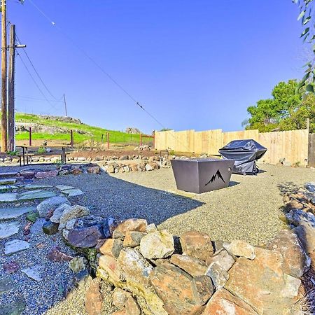 Peaceful Ranch Home With Sierra Nevada Views Woodlake Eksteriør billede