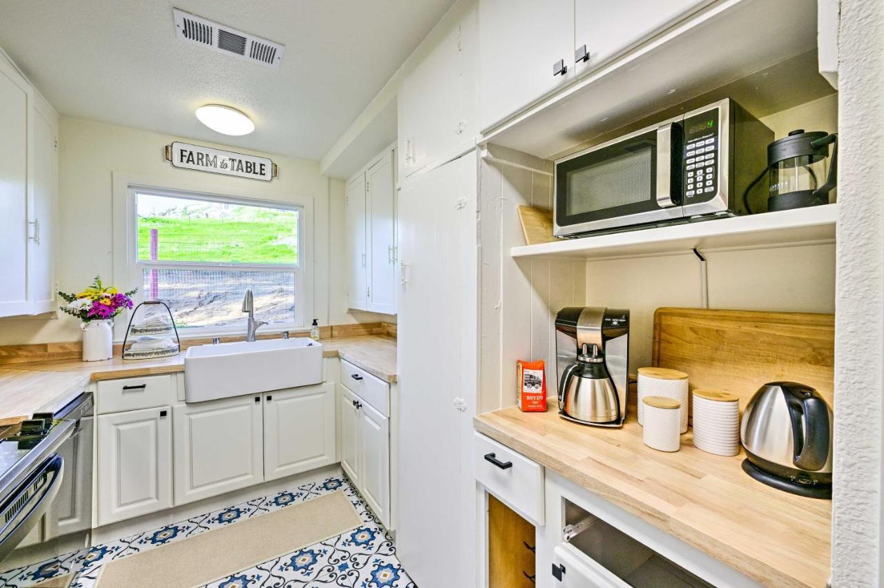 Peaceful Ranch Home With Sierra Nevada Views Woodlake Eksteriør billede