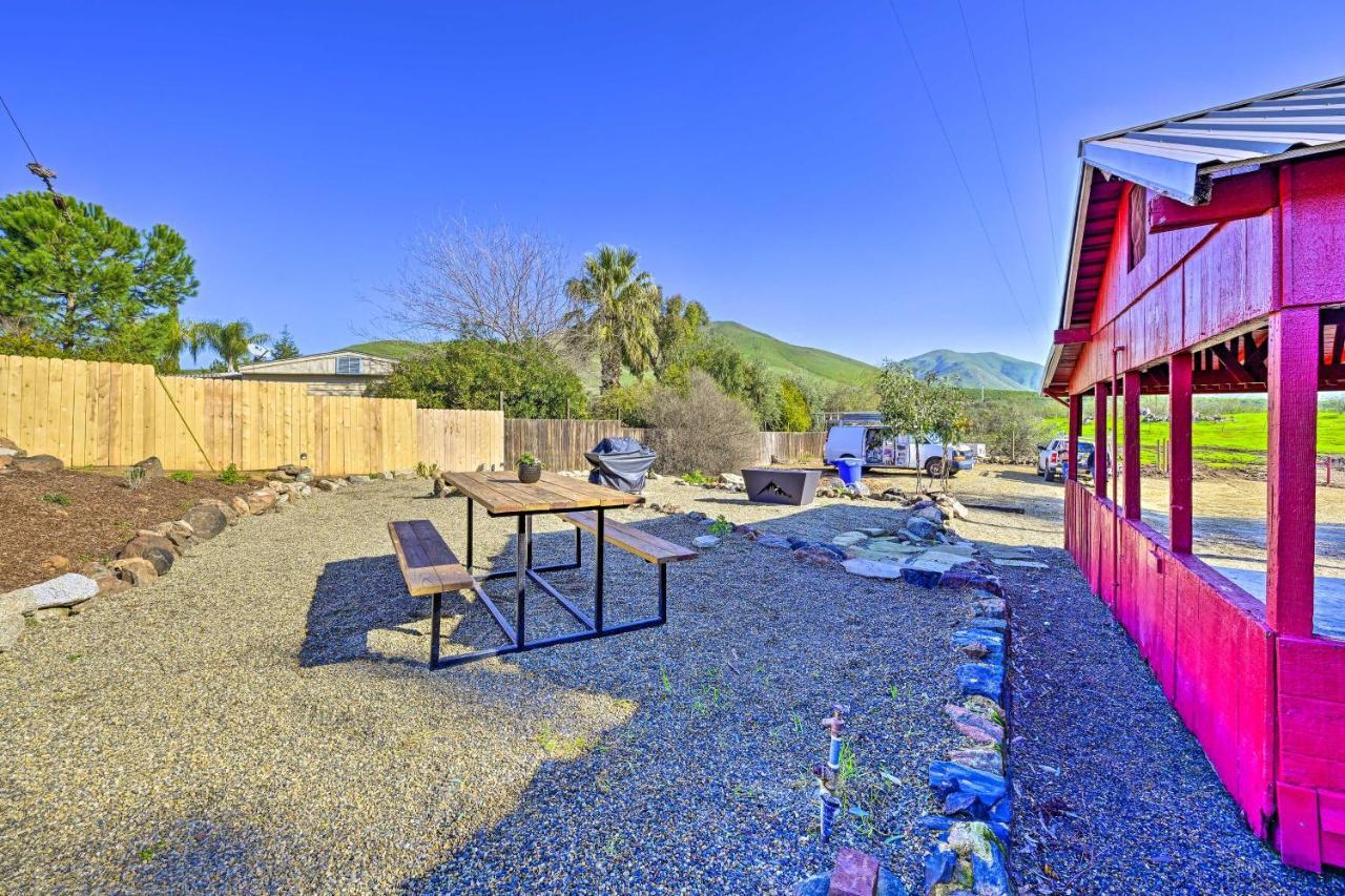 Peaceful Ranch Home With Sierra Nevada Views Woodlake Eksteriør billede